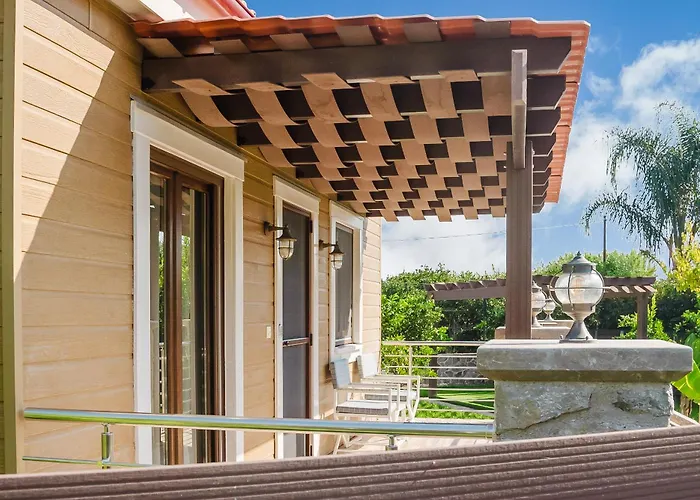 Desa Homes Nyaraló *